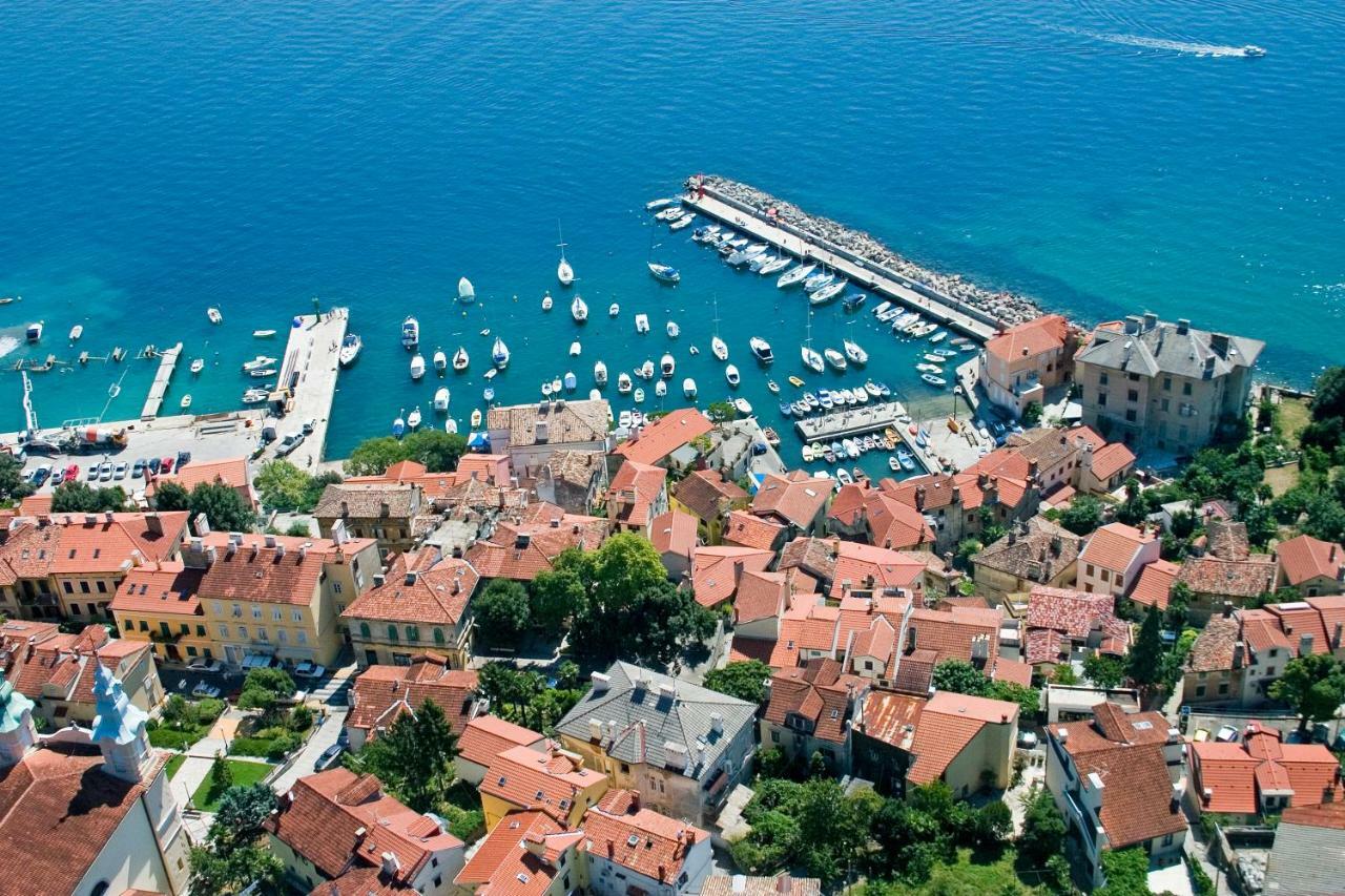 Apartments Anita Near Opatija With Private Parking Matulji Eksteriør billede